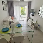 & Wave Διαμέρισμα